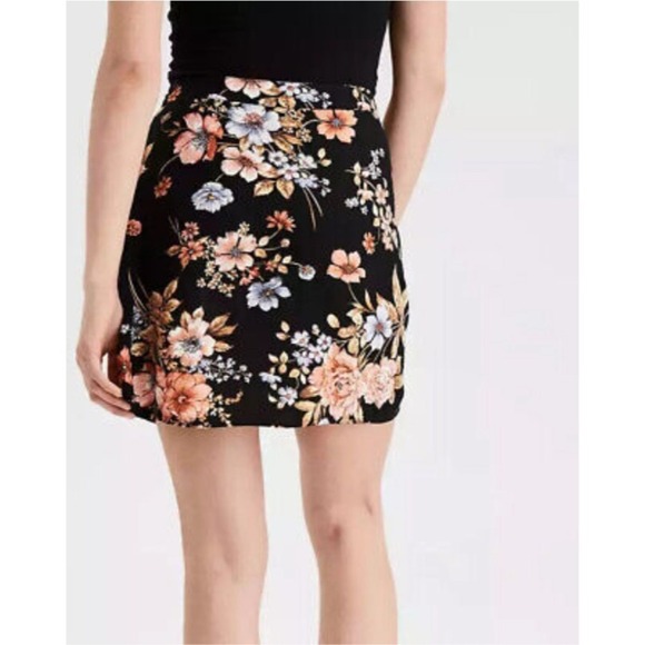 American Eagle Floral Wrap Mini Skirt‎ High Waist Black Peach Small - Picture 2 of 9